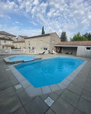 6p Ardeche ,ruoms Centre, Climatise Avec Piscine